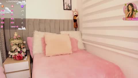 Snapshot of vanesa_moon_ chatting on 06-13-26, 12:52 vanesa_moon_ online show from 06-13-26, 12:52