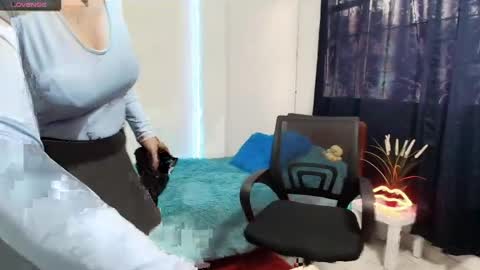 Snapshot of vanesa_mystic2 chatting on 04-08-26, 12:49 Vanesa online show from 04-08-26, 12:49