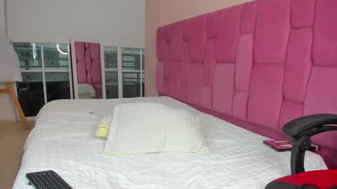 Snapshot of vaness_dior chatting on 02-13-25, 08:34 vaness_dior online show from 02-13-25, 08:34