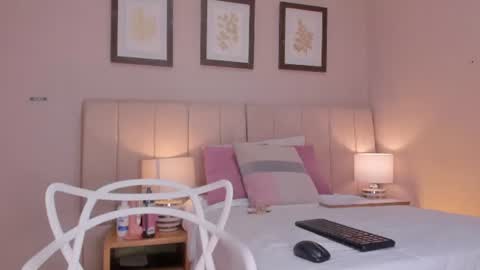 Snapshot of vanessa__cb chatting on 06-22-26, 11:40 vanessa__cb online show from 06-22-26, 11:40
