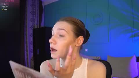 Snapshot of vanessa__lui chatting on 02-26-26, 03:55 Vanessa online show from 02-26-26, 03:55