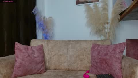 Snapshot of vanessa_brett chatting on 02-18-26, 12:39 VANESSA BRETT online show from 02-18-26, 12:39