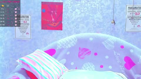 Snapshot of vanessa_florence chatting on 12-12-24, 12:59 RUSSIAN BARBIE BABE online show from 12-12-24, 12:59