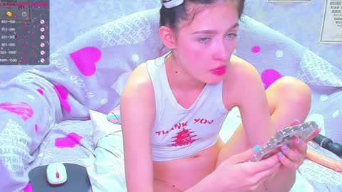 Snapshot of vanessa_florence chatting on 12-12-24, 04:04 RUSSIAN BARBIE BABE online show from 12-12-24, 04:04