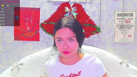 Snapshot of vanessa_florence chatting on 12-14-24, 12:55 RUSSIAN BARBIE BABE online show from 12-14-24, 12:55