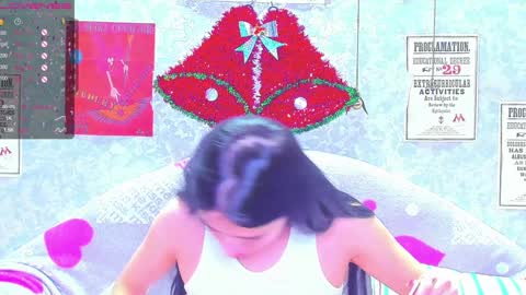 Snapshot of vanessa_florence chatting on 12-30-24, 12:54 RUSSIAN BARBIE BABE online show from 12-30-24, 12:54