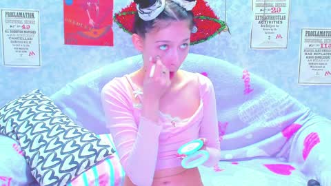 Snapshot of vanessa_florence chatting on 01-16-25, 11:04 RUSSIAN BARBIE BABE online show from 01-16-25, 11:04