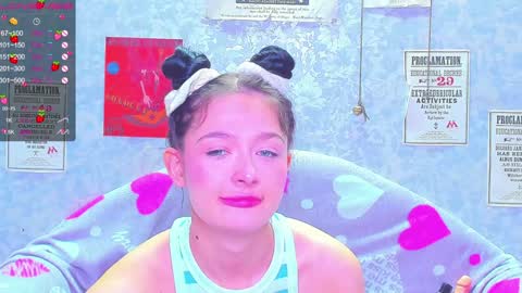 Snapshot of vanessa_florence chatting on 02-07-25, 01:36 RUSSIAN BARBIE BABE online show from 02-07-25, 01:36