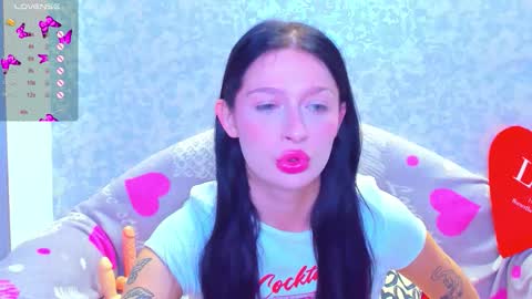 Snapshot of vanessa_florence chatting on 09-13-25, 01:05 RUSSIAN BARBIE BABE online show from 09-13-25, 01:05