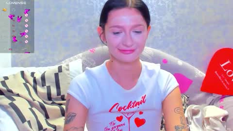Snapshot of vanessa_florence chatting on 09-20-25, 01:06 RUSSIAN BARBIE BABE online show from 09-20-25, 01:06