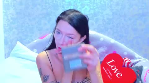 Snapshot of vanessa_florence chatting on 10-16-25, 12:55 RUSSIAN BARBIE BABE online show from 10-16-25, 12:55