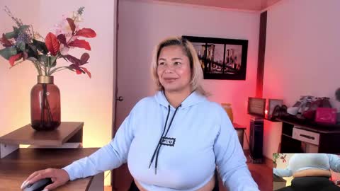 Snapshot of vanessa_sterling chatting on 06-02-26, 05:48 vanessa_sterling online show from 06-02-26, 05:48