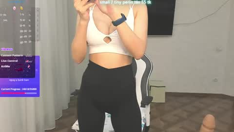 Snapshot of vanessa_sxy chatting on 04-21-26, 05:28 Vanessa online show from 04-21-26, 05:28