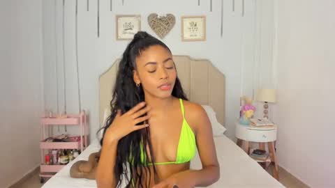 Vanessa online show from 01-18-25, 06:13