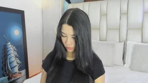 vanessaduval online show from 11-15-25, 04:10