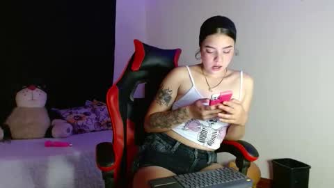 Vanesa online show from 12-21-25, 11:23