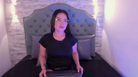 vanessamirren online show from 10-09-25, 02:15