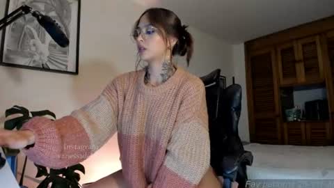 Vanessa online show from 06-15-26, 01:52