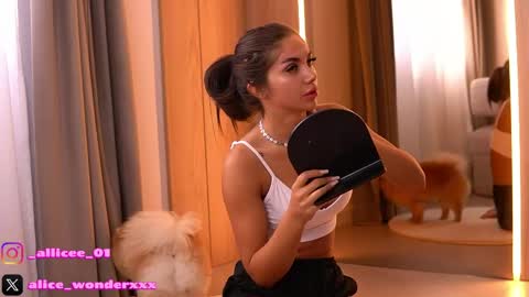 Vanessa Simon online show from 04-18-26, 05:22