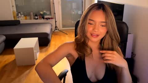 Snapshot of vanesse_ chatting on 05-13-26, 08:38 Irina online show from 05-13-26, 08:38