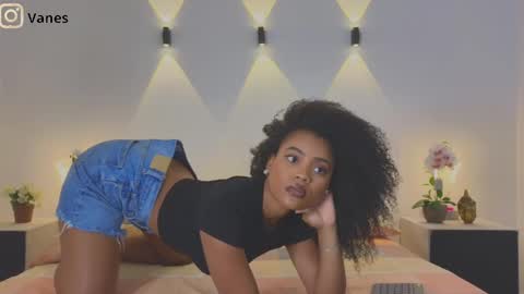 Snapshot of vanestrauss chatting on 09-25-25, 08:45 New account follow me online show from 09-25-25, 08:45