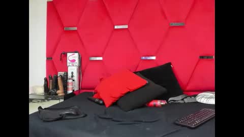 Vaneza online show from 10-23-25, 04:56