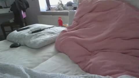 Snapshot of vanhelll chatting on 02-19-25, 07:17 vanhelll online show from 02-19-25, 07:17