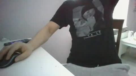 Snapshot of vanhelll chatting on 02-20-25, 07:01 vanhelll online show from 02-20-25, 07:01