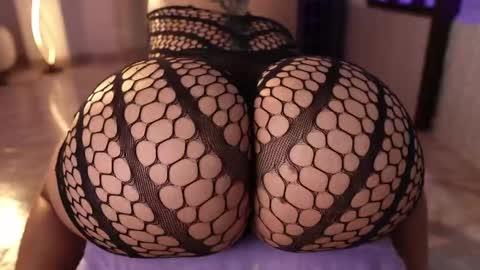 Snapshot of vaniaa_ chatting on 05-06-26, 02:40 Vania online show from 05-06-26, 02:40