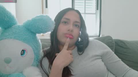 vaniasofia online show from 04-17-26, 04:10