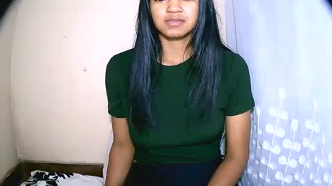 Snapshot of vanih27 chatting on 05-17-26, 10:44 vanih27 online show from 05-17-26, 10:44