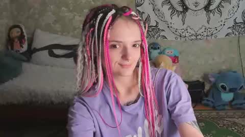 Snapshot of vanilla_arya chatting on 07-03-26, 06:42 Adelina online show from 07-03-26, 06:42