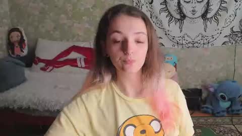 Snapshot of vanilla_arya chatting on 07-13-26, 09:01 Adelina online show from 07-13-26, 09:01