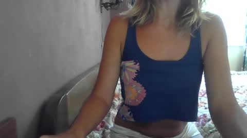 Snapshot of vanillachika205 chatting on 07-10-26, 10:51 vanillachika205 online show from 07-10-26, 10:51