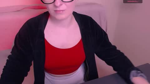 Mia online show from 12-05-25, 08:34