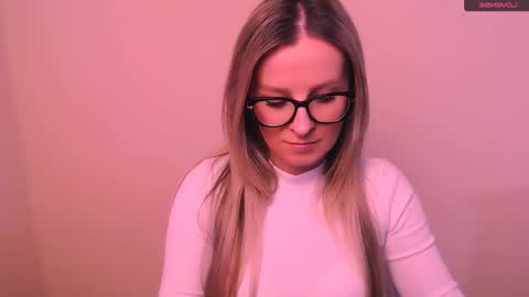 Mia online show from 02-18-26, 05:20