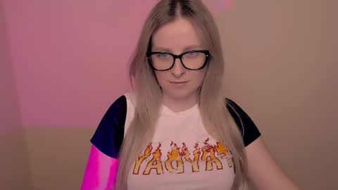 Mia online show from 04-02-26, 04:48