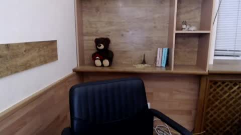 Snapshot of vanillaloveli chatting on 06-24-26, 06:40 vanillaloveli online show from 06-24-26, 06:40