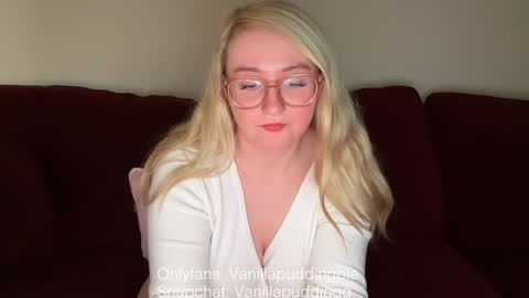 Snapshot of vanillapuddingpie chatting on 12-06-24, 12:56 vanillapuddingpie online show from 12-06-24, 12:56