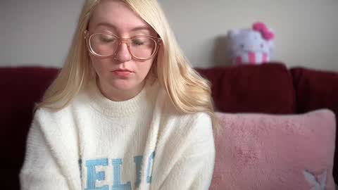 Snapshot of vanillapuddingpie chatting on 01-23-25, 05:10 vanillapuddingpie online show from 01-23-25, 05:10