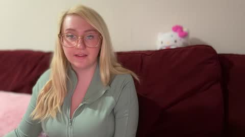 Snapshot of vanillapuddingpie chatting on 01-28-25, 12:36 vanillapuddingpie online show from 01-28-25, 12:36