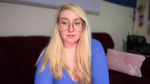 Snapshot of vanillapuddingpie chatting on 02-26-25, 01:32 vanillapuddingpie online show from 02-26-25, 01:32