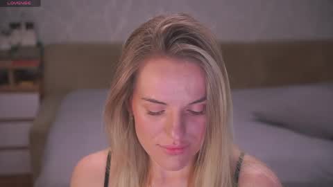 Sophie online show from 04-07-26, 09:48