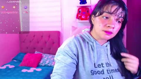 Snapshot of vannessa_shy chatting on 12-26-24, 08:11 Vanesa online show from 12-26-24, 08:11