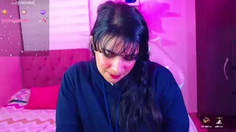 Snapshot of vannessa_shy chatting on 01-05-25, 12:09 Vanesa online show from 01-05-25, 12:09