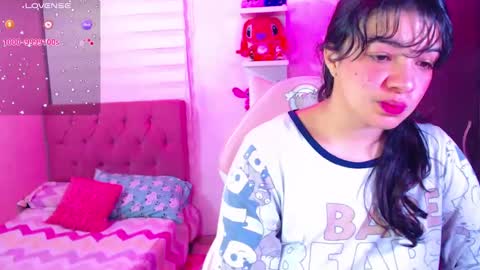 Snapshot of vannessa_shy chatting on 01-18-25, 11:11 Vanesa online show from 01-18-25, 11:11