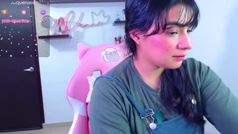 Snapshot of vannessa_shy chatting on 02-09-25, 09:28 Vanesa online show from 02-09-25, 09:28