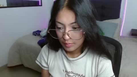 Snapshot of vannesweet_ chatting on 04-21-26, 07:50 vane online show from 04-21-26, 07:50