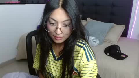 Snapshot of vannesweet_ chatting on 06-27-26, 09:09 vane online show from 06-27-26, 09:09