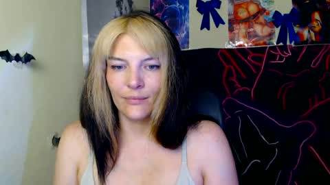 Snapshot of vanrey_ chatting on 06-18-26, 09:14 Vanessa online show from 06-18-26, 09:14